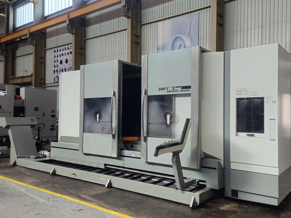 DECKEL MAHO DMF 250 Linear (CNC0681) • 3axis Group
