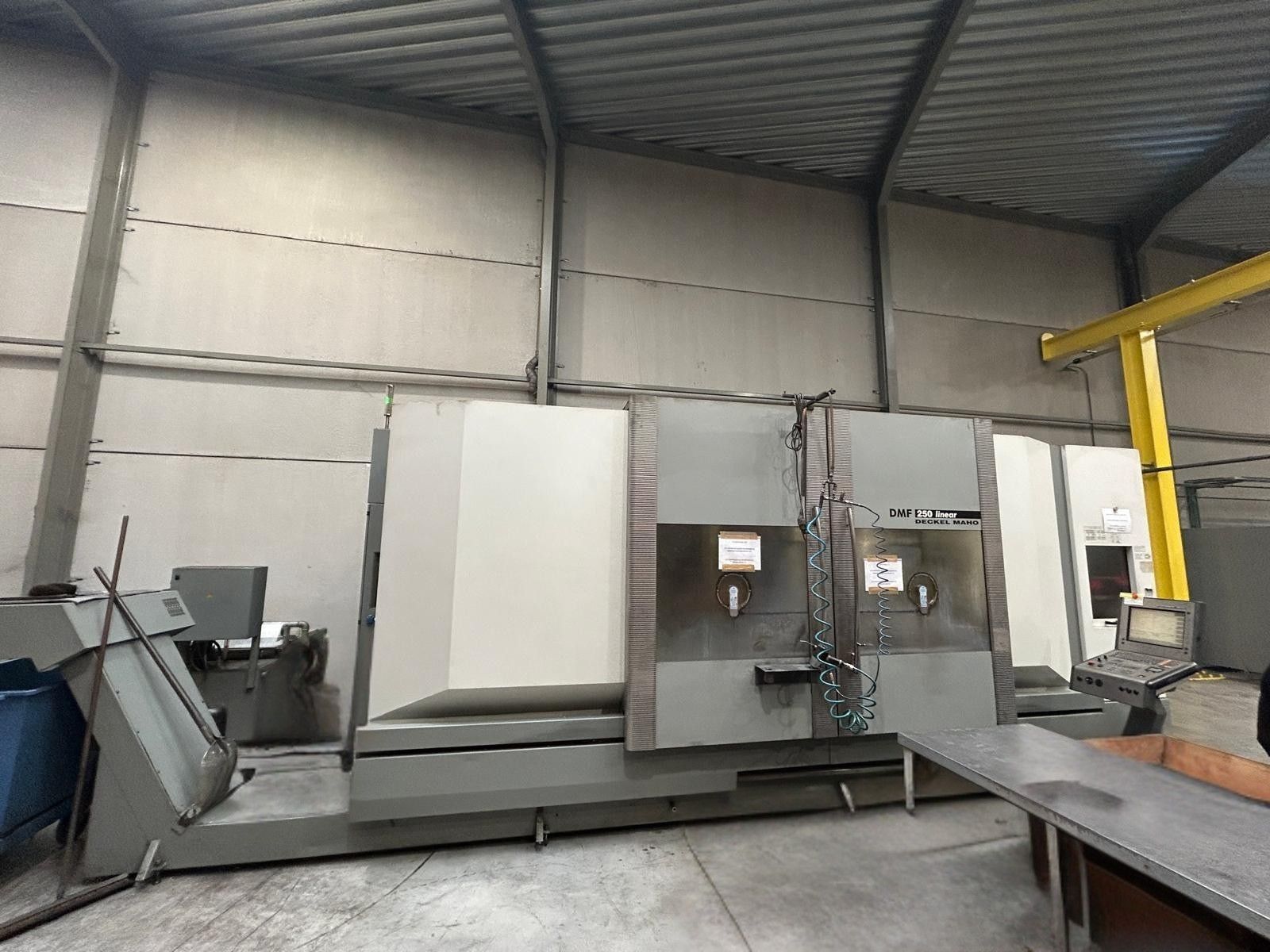 DECKEL MAHO DMF 250 Linear (CNC0681) • 3axis Group
